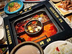 -老牌坊云南鱼豆花火锅(哈西万达店)
