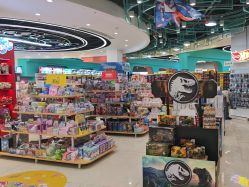 -卡通派潮品玩具折扣仓(青岛新城吾悦广场店)