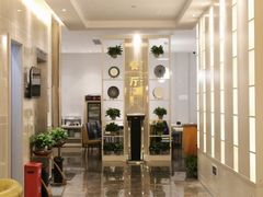 -潮漫酒店(北京通州环球度假区临河里地铁站店)