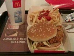 -麦当劳(鄂尔多斯机场店)