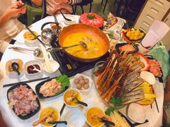 -鲜入围煮花胶鸡海鲜火锅