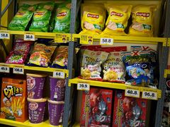 -咻啵翔翔零食基地(万达广场店)