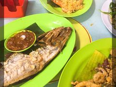 -明记烧鱼美味店