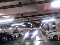 -虹桥火车站-停车场