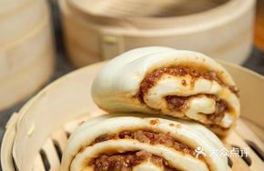 Sauce-Flavored Pork Rolls