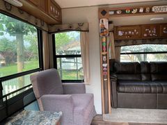 -TIPPI营地 房车主题·露营烧烤团建轰趴(天安假日店)