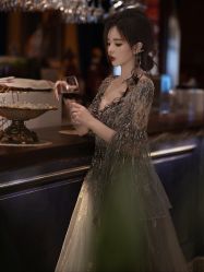 -艾米丽婚纱礼服