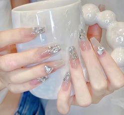 -丽心自助美甲美睫