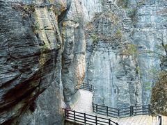 -梭布垭石林景区