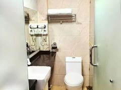 -宸玥酒店(成都西南财大地铁站店)