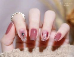-吉吉靓甲美睫