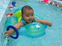 -蓝鲸奇亲子游泳俱乐部