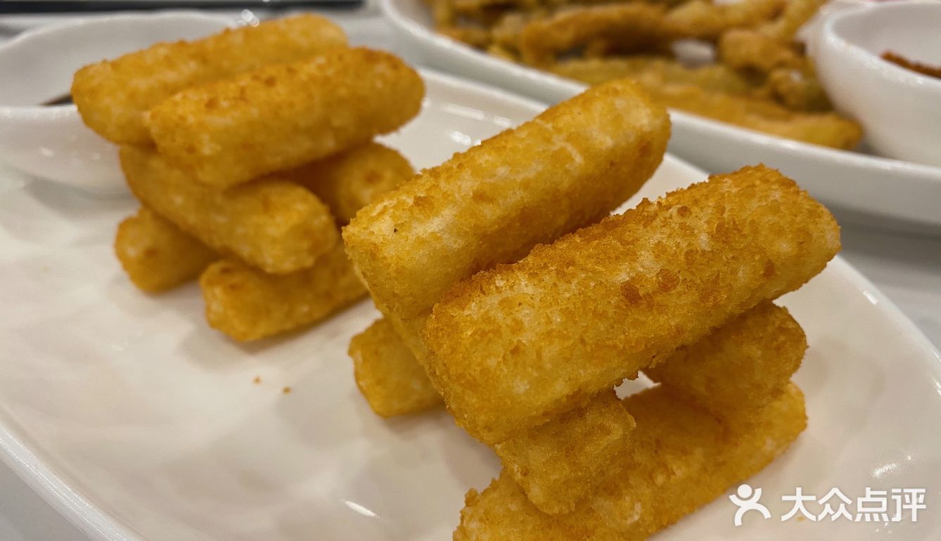 当天只有草鱼可选，来凤鱼盘子够大够霸气，挺入味的