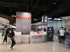 -虹桥火车站-停车场