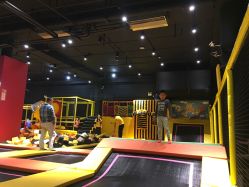 -蹦蹦跳跳(新奥购物中心店)
