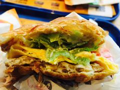 火烤猪肉蛋包芝士可颂-汉堡王(烟台宝龙店)