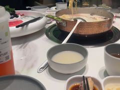 -洪氏嗨捞·广东猪肚鸡·椰子鸡火锅(西咸万象城店)