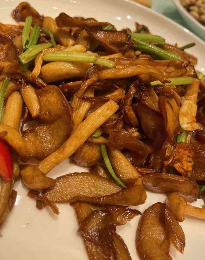 孙掌勺鱼头泡饼(怀特店)-"今天微阴,但是一点儿也不冷.真有了暮春温.