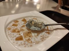 椰汁西米枇杷膏-梧州双钱龟苓膏(丽港航母店)