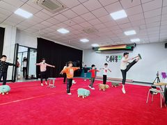 -艺桐年艺术培训中心