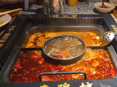 -老牌坊云南鱼豆花火锅(哈西万达店)