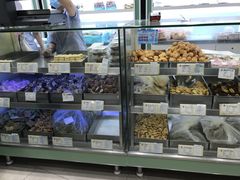 面包甜点陈列柜-上海哈尔滨食品厂(淮海中路店)