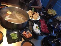 -左庭右院鲜牛肉火锅(浦江欢乐颂店)
