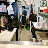 今时今日小店经营不容易阿