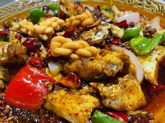 招牌耗儿鱼-休记光头香辣蟹干锅店(衣冠庙店)