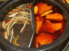 经典牛油鸳鸯锅-牛小嫩串串火锅(老国贸总店)