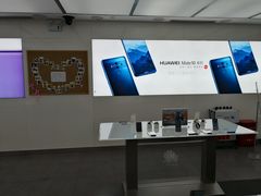 -华为授权体验店(万航渡路)