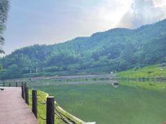 -梅岭月亮湾山体公园