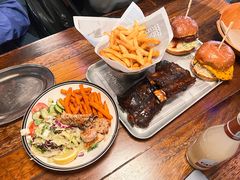 -Ribs & Burgers The Rocks