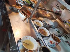 -松树干拌面店