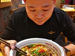 -呷佬·长沙手工米粉(金沙江路店)