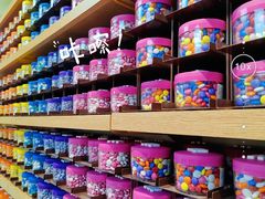 -m豆巧克力世界(上海世茂广场店)