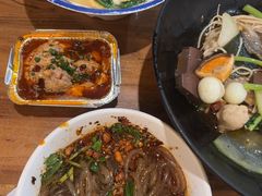 -万记麻辣烫国展总店