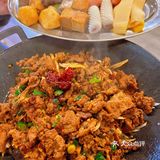 在桂林，最近好像很流行吃牛肉火锅呀～
