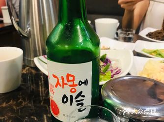 无敌推荐，豆腐好嫩，汤很浓，海鲜也不错。配饭真的很赞