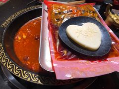 番茄牛尾鸳鸯锅-大味老火锅City店