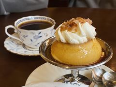 -Café Monson
