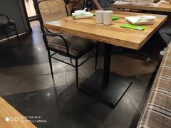 餐具摆设-徽湘园和马路串串火锅