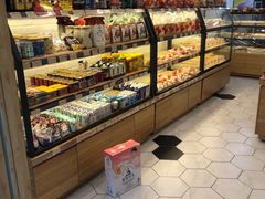 面包甜点陈列柜-牛朋牛奶棚(南昌路店)