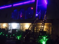 -Lake Shore Hotel & Restaurant