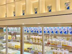 面包甜点陈列柜-白色日记·手作酸奶(麦凯乐店)