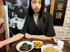 -黑白电视长沙小吃(美林M·LIVE天地东座店)