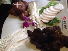 -羊家胡同·龙虾烧烤火锅(龙汇路店)