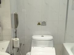 -上海虹桥君丽假日酒店(娄山关路地铁站店)