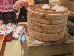 -瑞虹新天地月亮湾