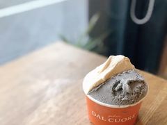 水泥黑芝麻-Dal Cuore 达可芮冰淇淋(陕西北路店)